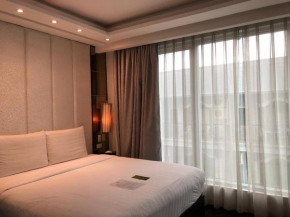 Penthouse Hotel and Residences 407
